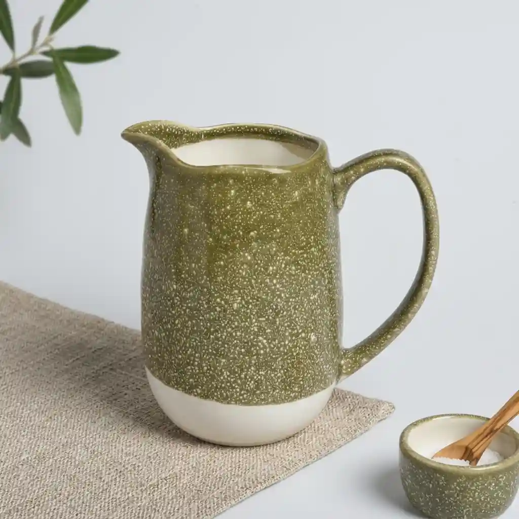 Drink Dispensers & Pitchers