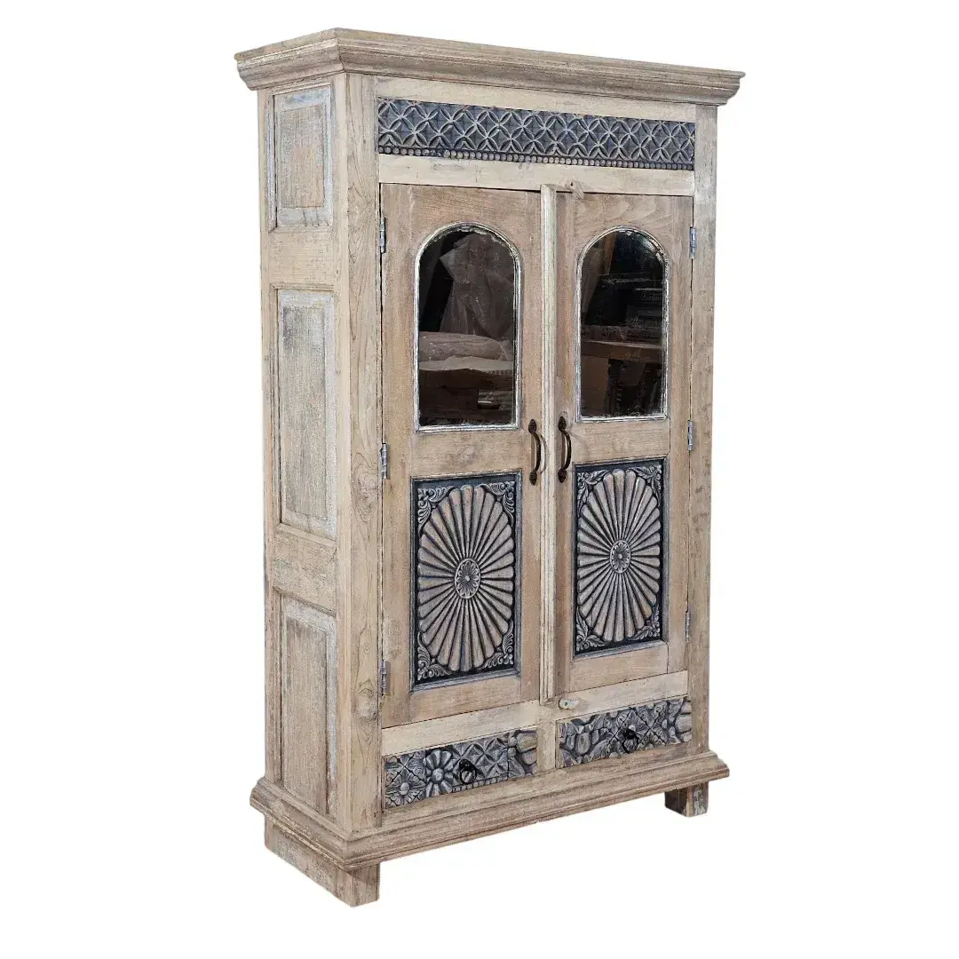 Zahiya Radiant Mirror Cabinet / خزانة "زاهية" بمرآة مشعة