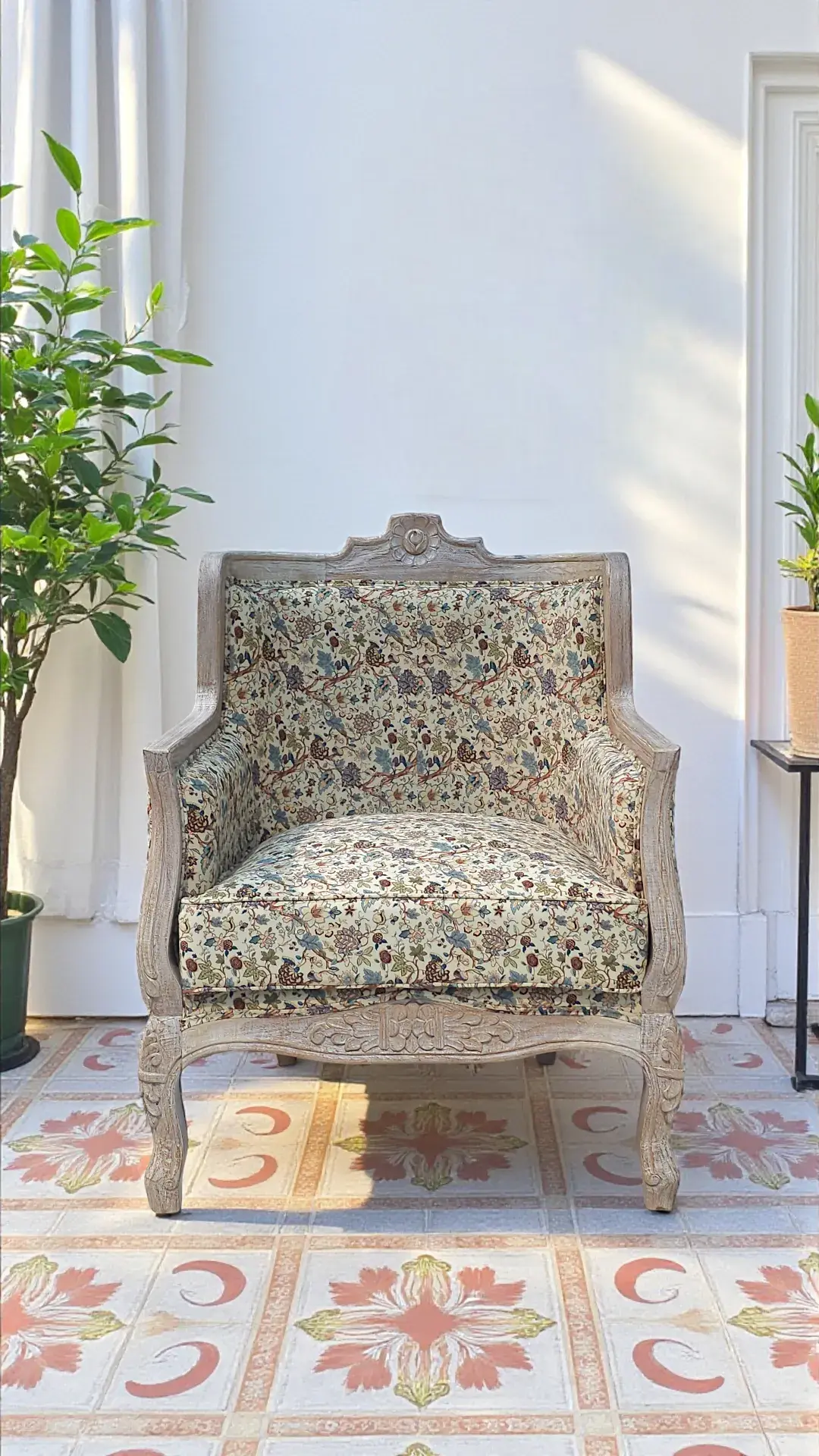 Rococo Crested Fauteuil Sofa