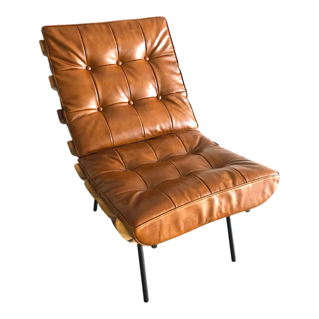 The 'Cozy Retro' Tufted Leather Chair