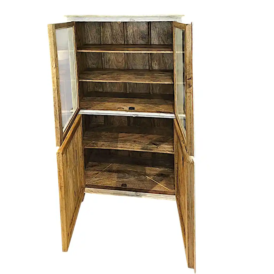 The Nomad Hand-Chiseled Glass Cabinet | خزانة النماد الخشبية المزينة بالنقش اليدوي والزجاج