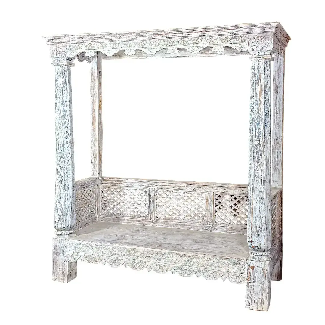 Lit de Repos Jali Royal (A Royal Daybed featuring Intricate Jali Latticework)