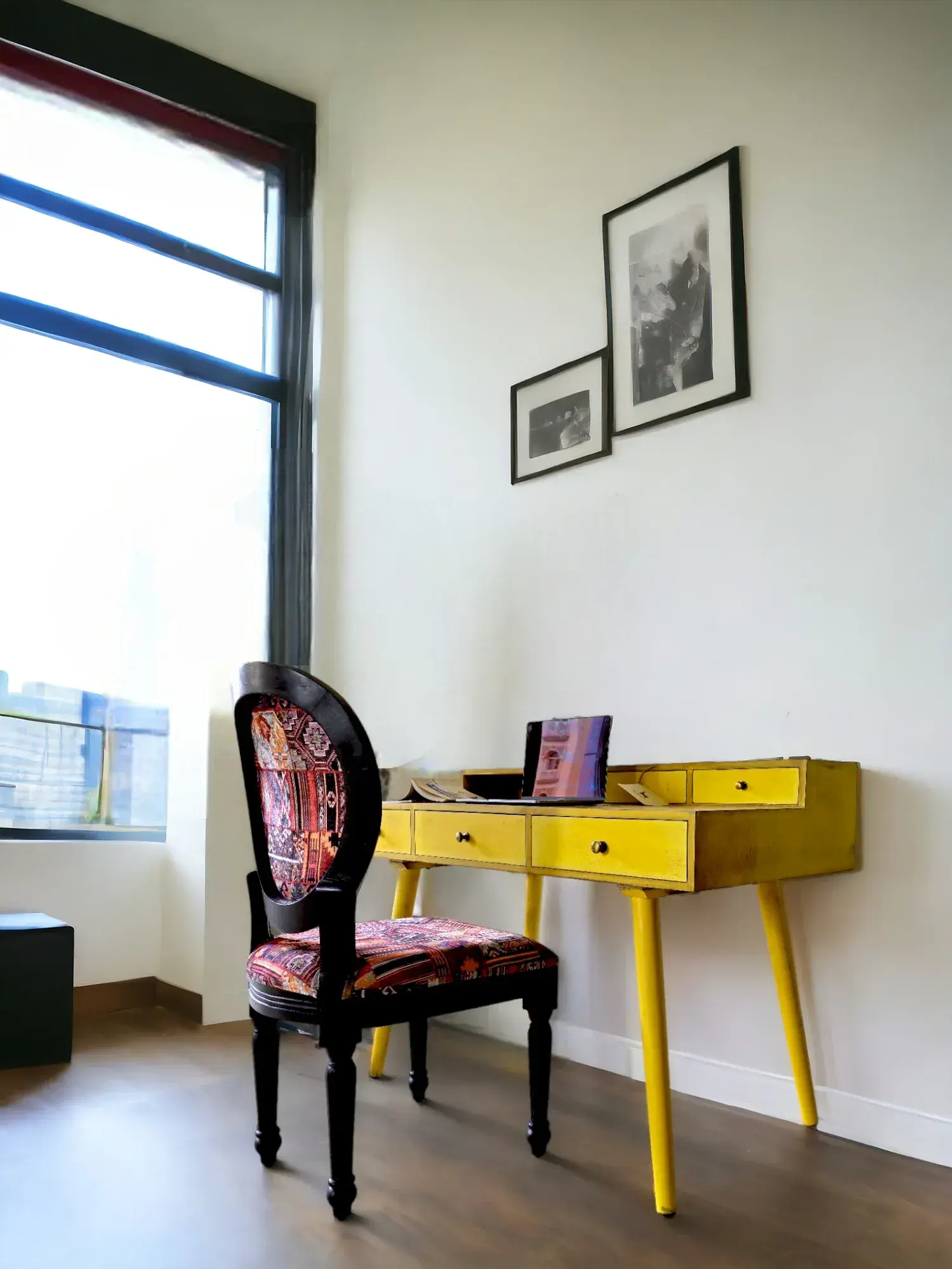 WRITING DESK Yellow