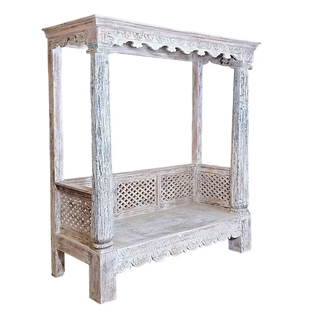 Lit de Repos Jali Royal (A Royal Daybed featuring Intricate Jali Latticework)