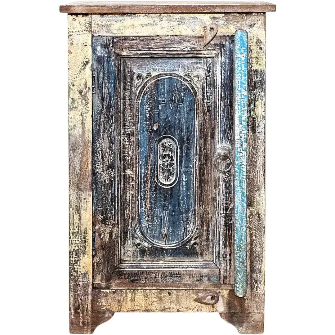 Rustic Heritage Nightstand (Mesa de Noche Rústica)