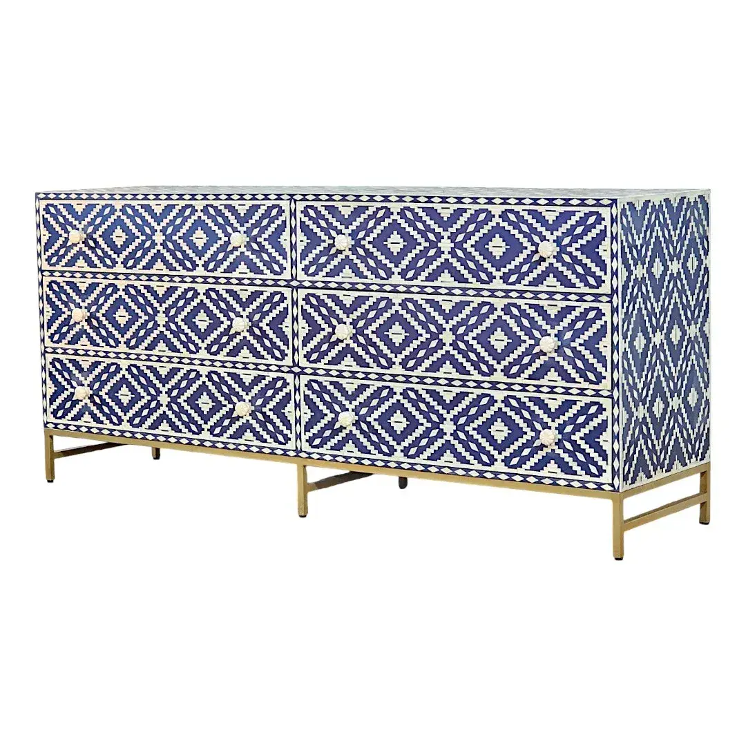 The Azur Geometric Chest
