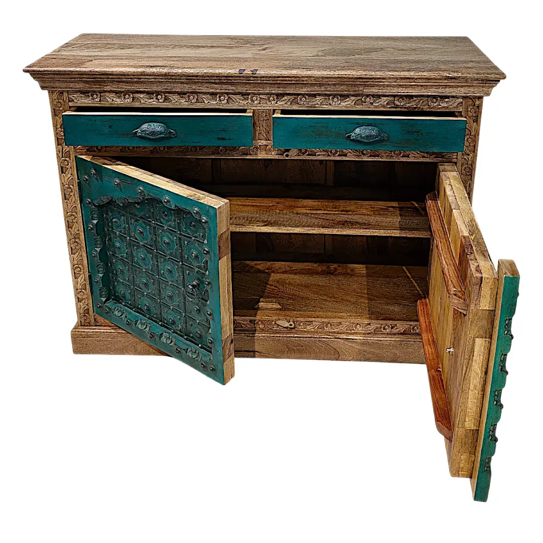 Sandūq al-Kinūz (صندوق الكنوز - Chest of Treasures) Sideboard