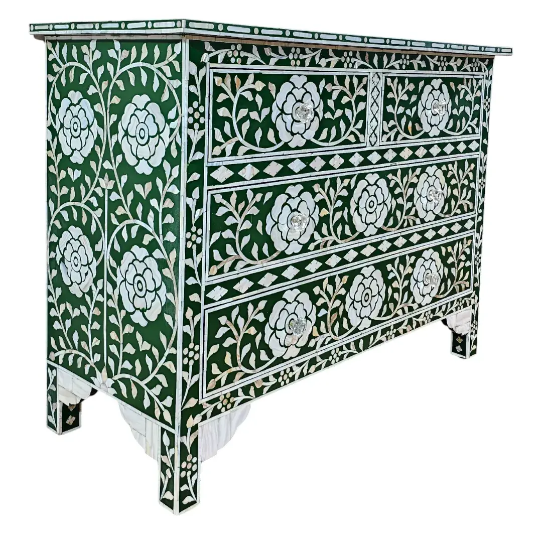 The Versailles D'émeraude The Emerald Versailles Chest