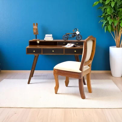 Everyday Essentials Desk